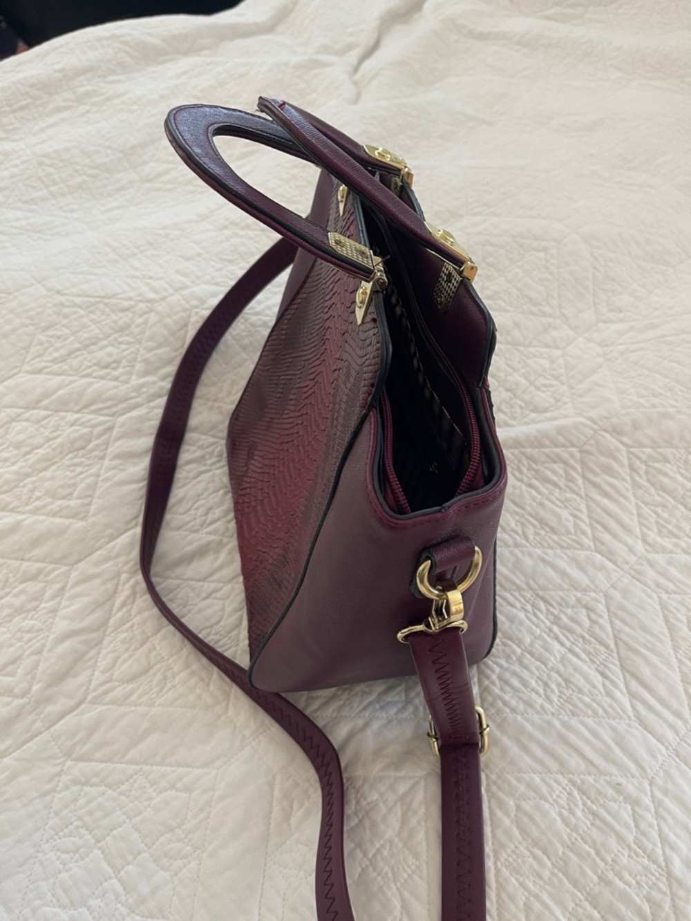 Women's Burgundy Structured Tote with Gold Hardware - Picture 3 of 10